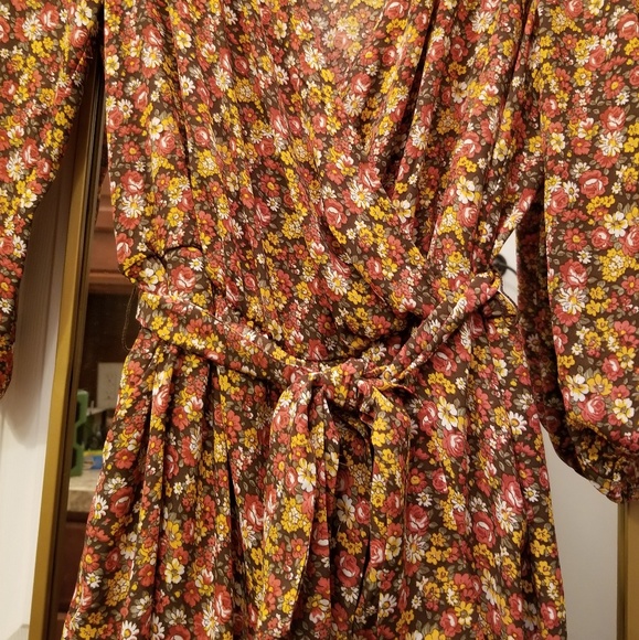 Fun tiny flower print Shorts Jumper - Picture 2 of 3